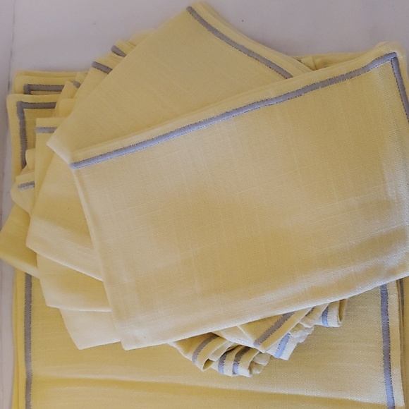 15 Piece Yellow & Gray Linen Placements Runner & Napkins - Picture 3 of 7